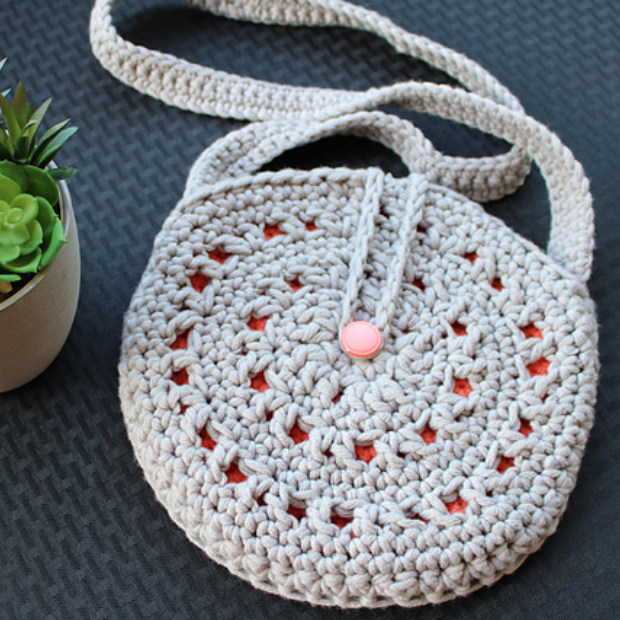 Round About Crochet Crossbody Purse Free Pattern