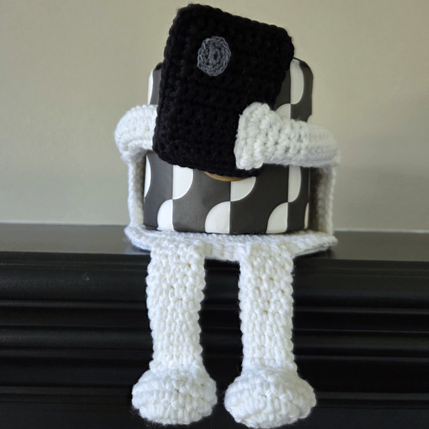 Phone scroller toilet roll holder free crochet pattern