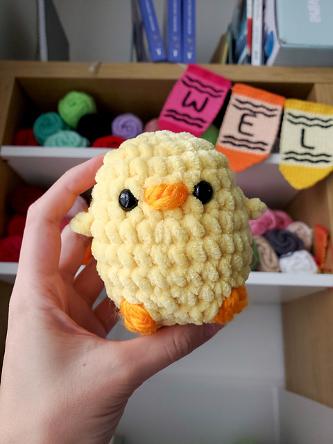 Free Chubby Easter Chick Amigurumi Pattern