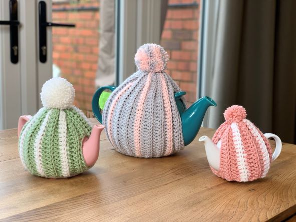 Free Ribbed Crochet Tea Cozy Pattern